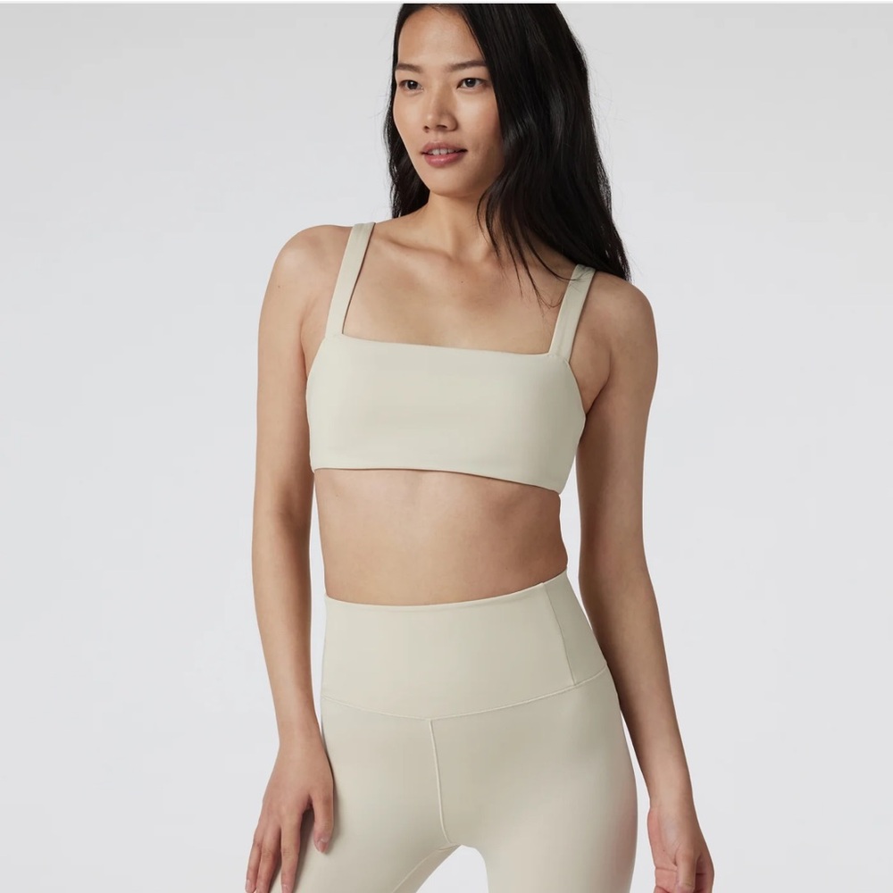 Vuori Evolve square neck bra/ top